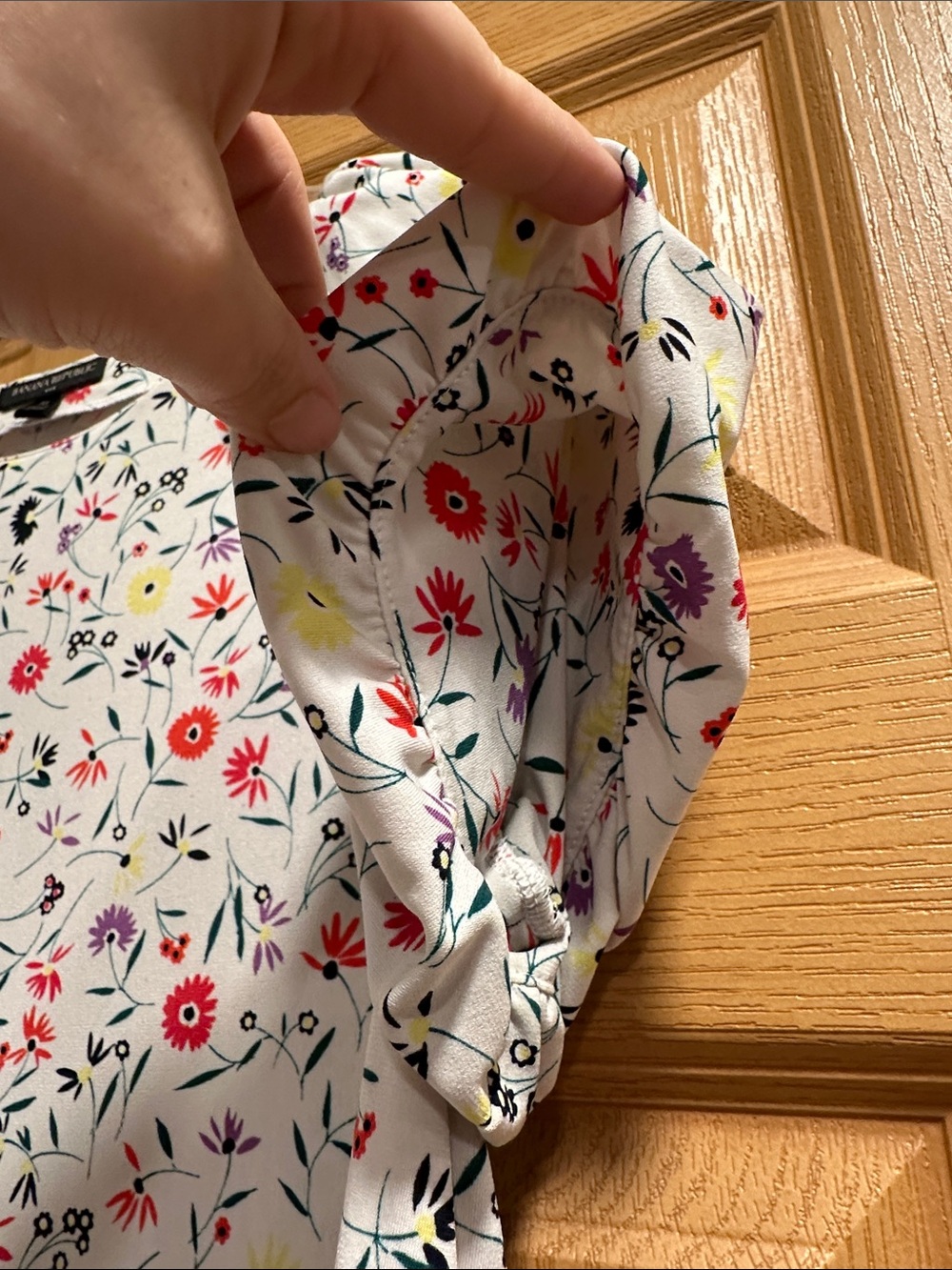 Banana Republic White Floral Print Short Sleeve Blouse with Multi-Color Blooms - Picture 5 of 8